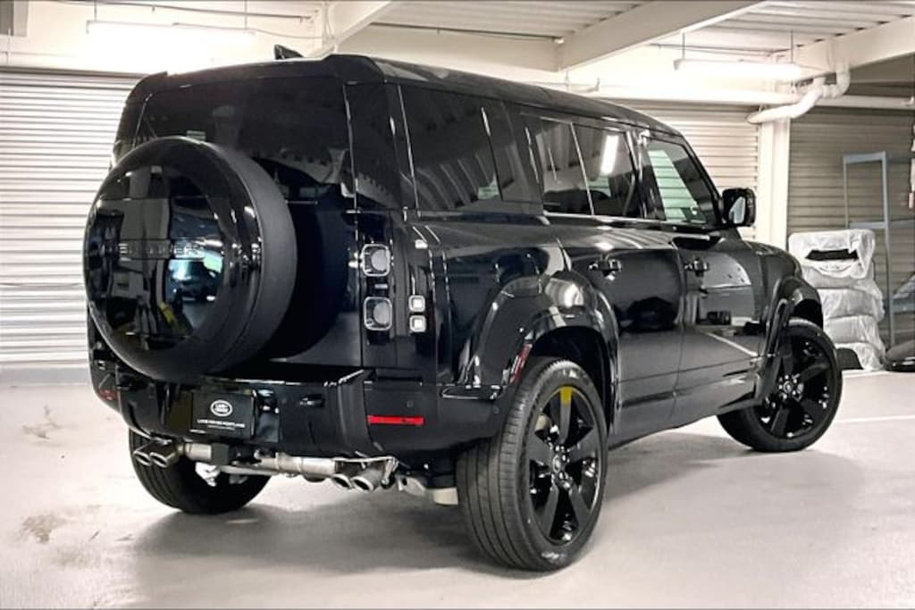New 2025 Land Rover Defender 110 V8 SUV