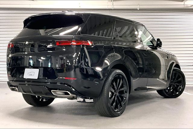 2026 Land Rover Range Rover Sport SE photo 2