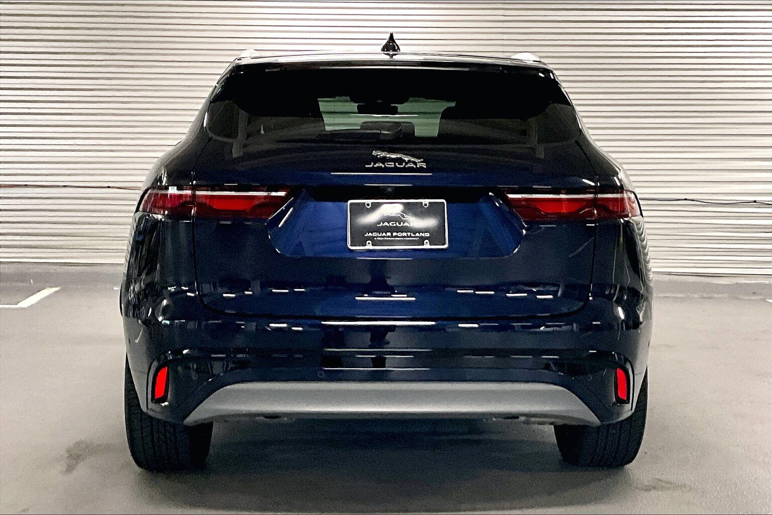 2025 Jaguar F-PACE R-Dynamic S photo 2