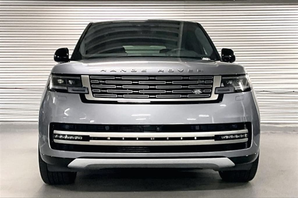 New 2025 Land Rover Range Rover SE SUV