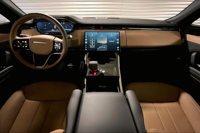 2026 Land Rover Range Rover Sport SE photo 4