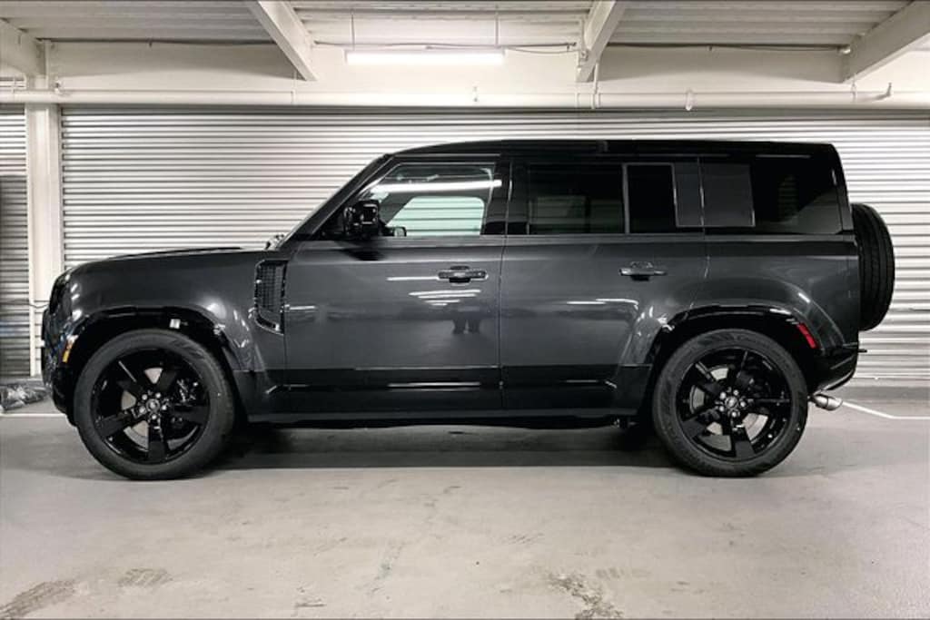 New 2025 Land Rover Defender 110 XV8 525PS SUV