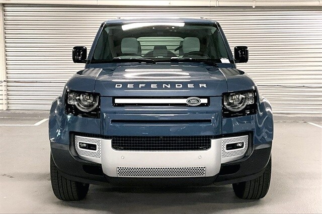 2025 Land Rover Defender 110 S photo 2