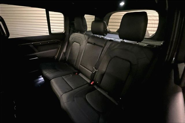 2026 Land Rover Defender X-Dynamic SE - Photo 9