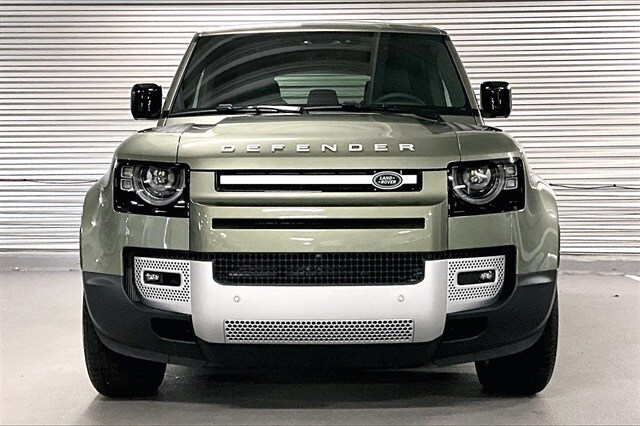 2025 Land Rover Defender 110 S photo 2