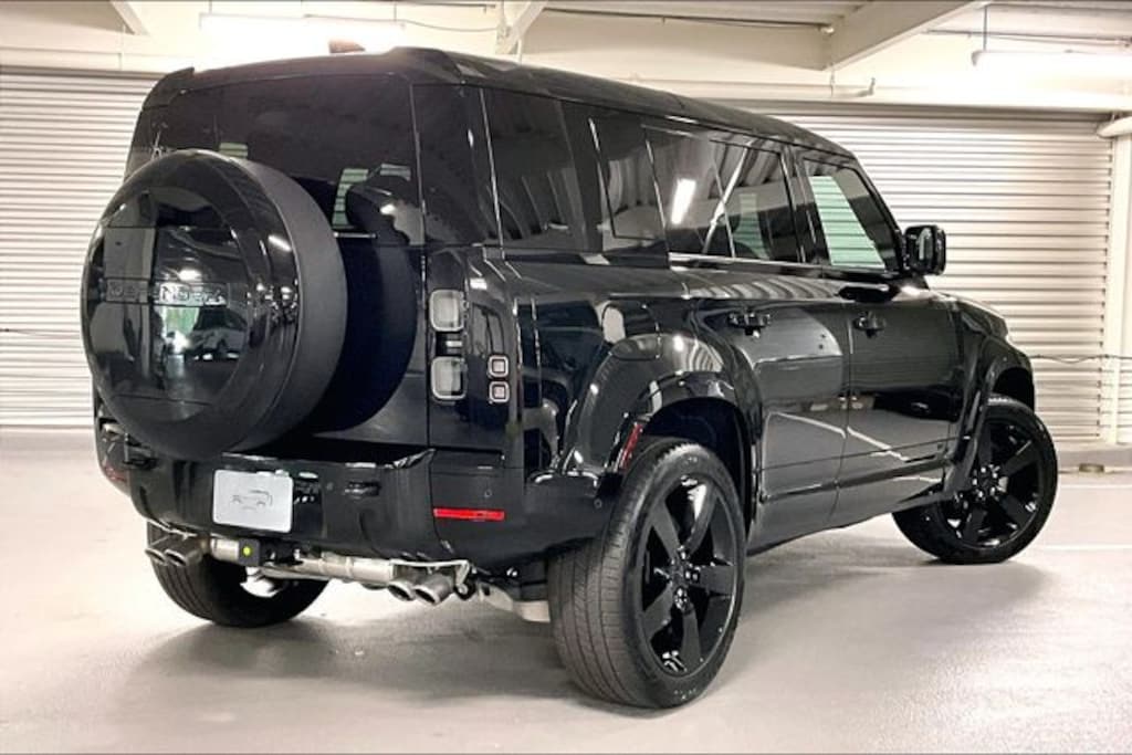 New 2026 Land Rover Defender 110 XV8 525PS SUV