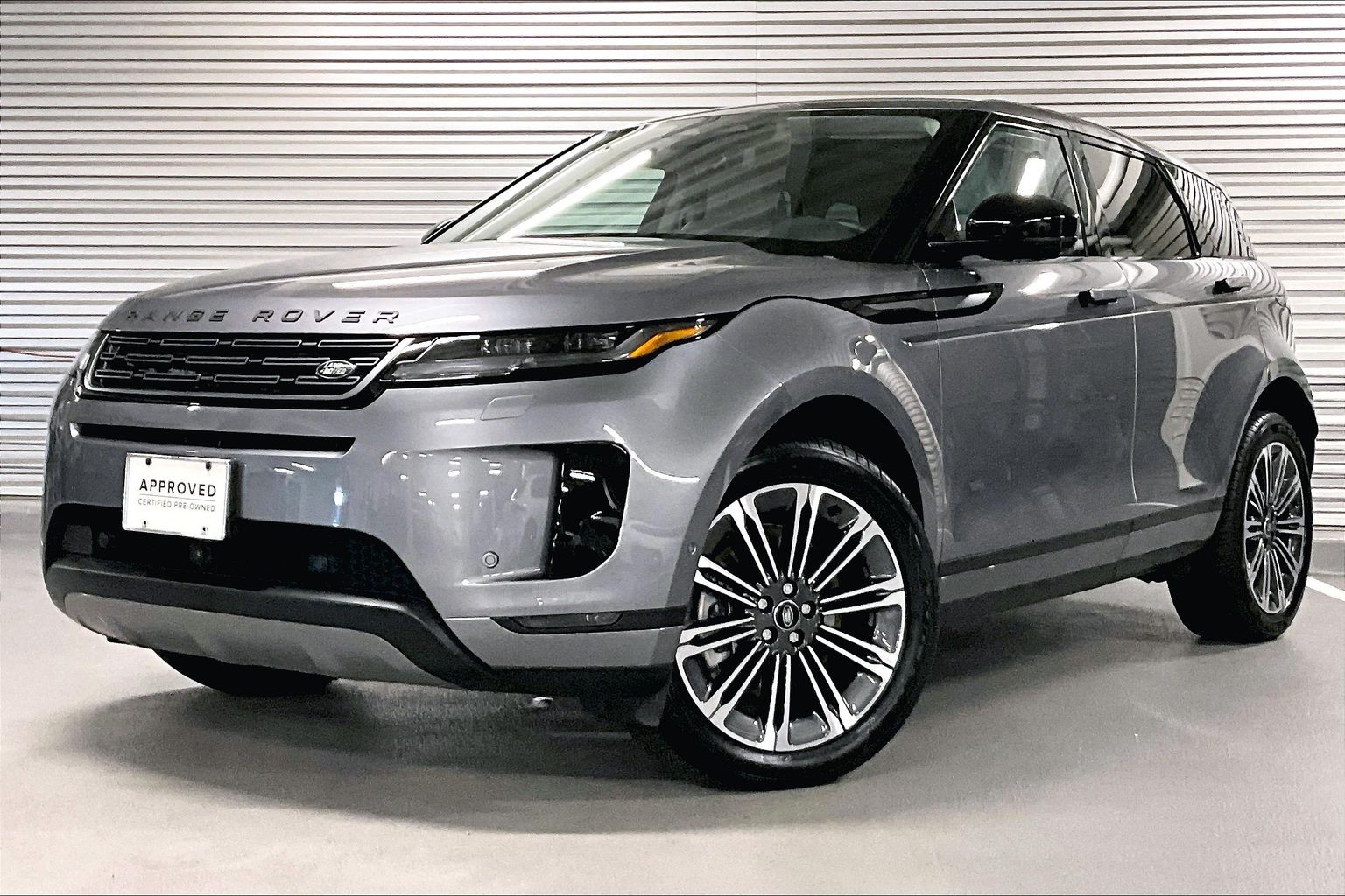 2025 Land Rover Range Rover Evoque S's photo