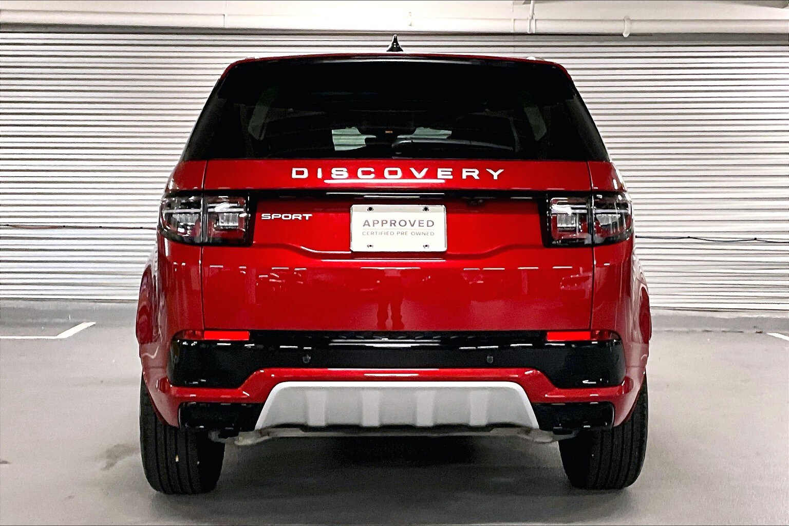 2025 Land Rover Discovery Sport S photo 3