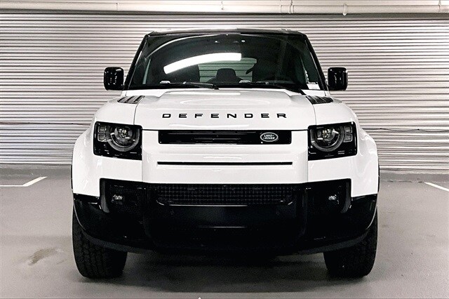 2025 Land Rover Defender 110 X-Dynamic SE photo 2
