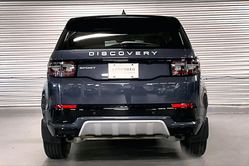 2025 Land Rover Discovery Sport S photo 3