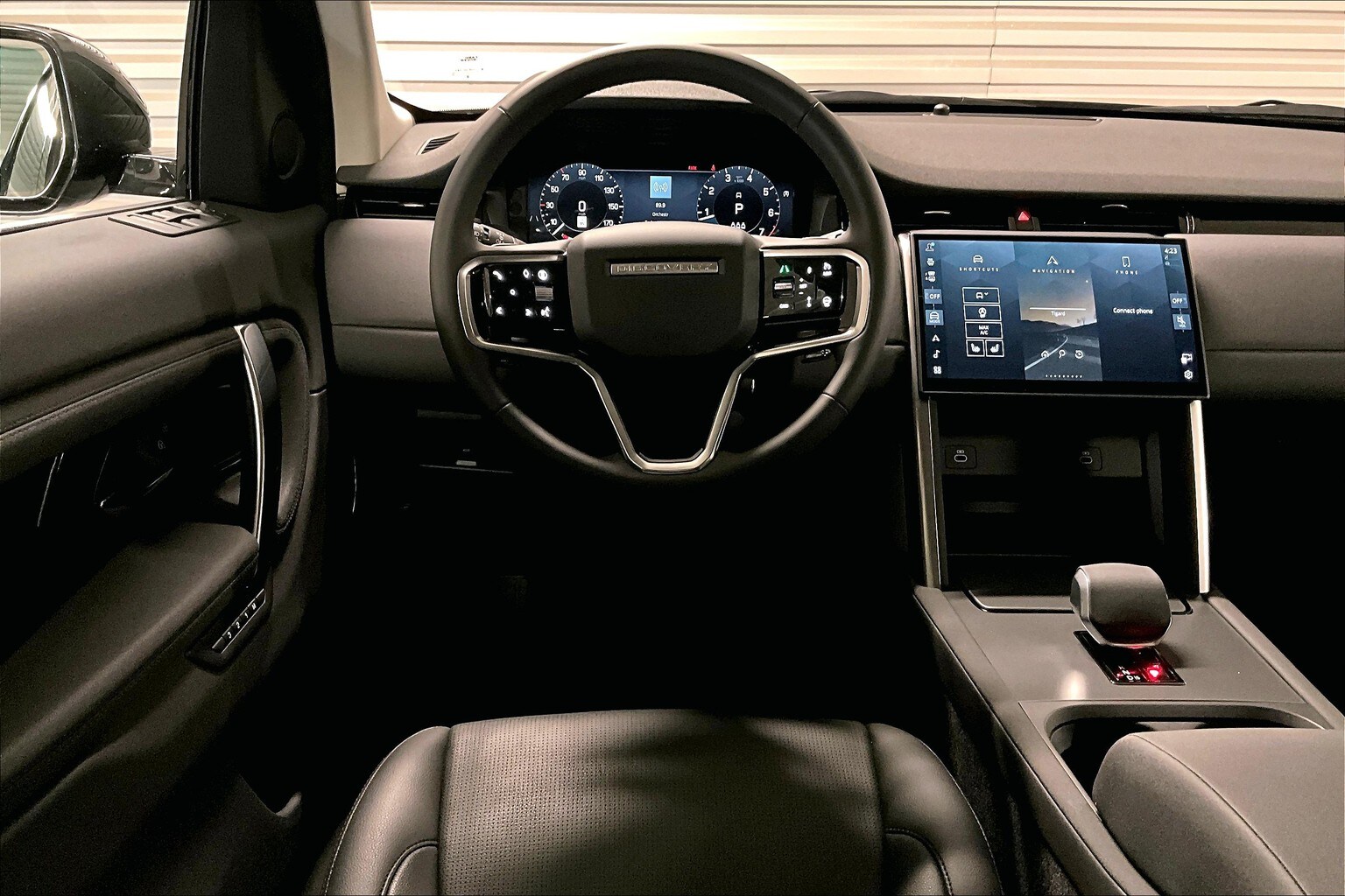 2025 Land Rover Discovery Sport S photo 4