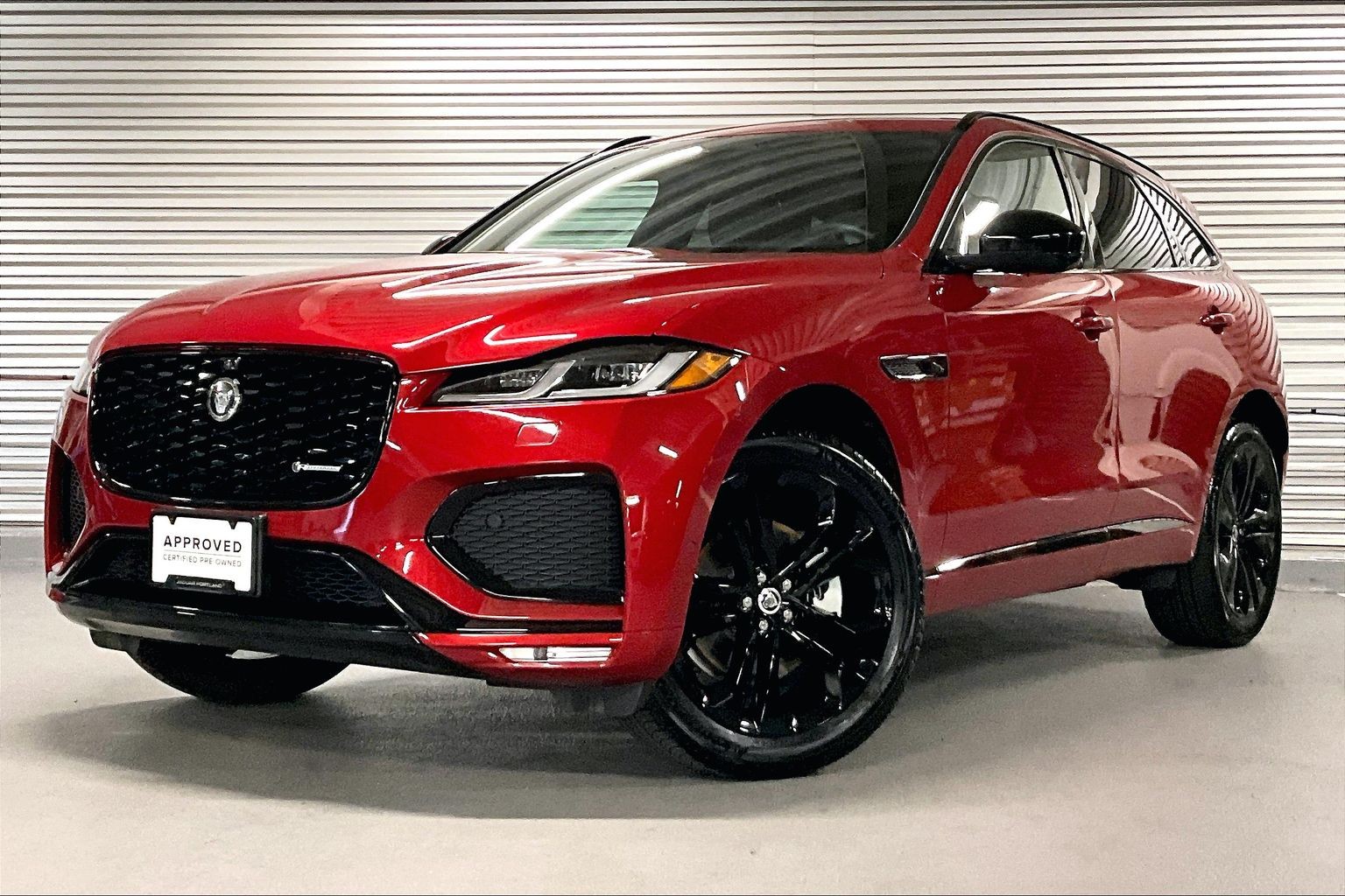 2025 Jaguar F-PACE P250 R-Dynamic S's photo
