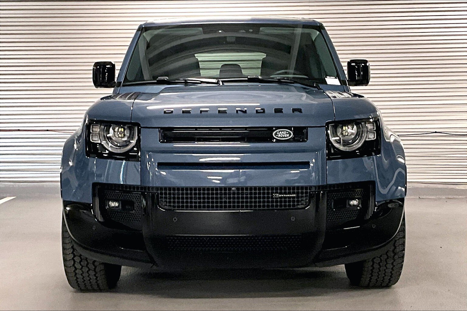 2023 Land Rover Defender X-Dynamic SE photo 2
