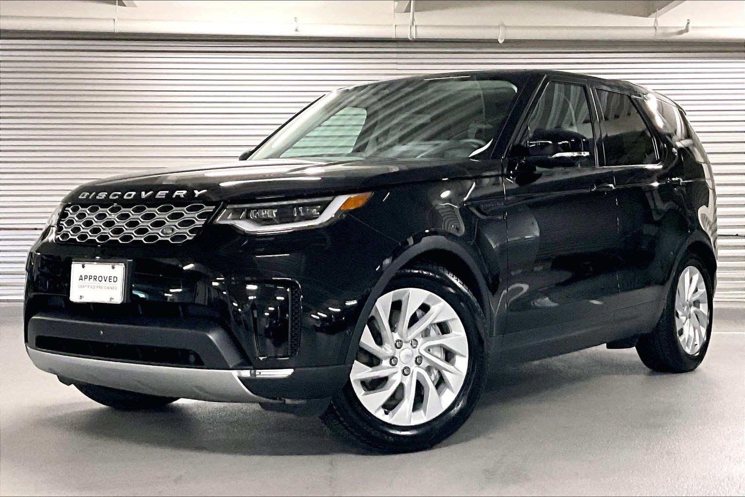 2025 Land Rover Discovery S