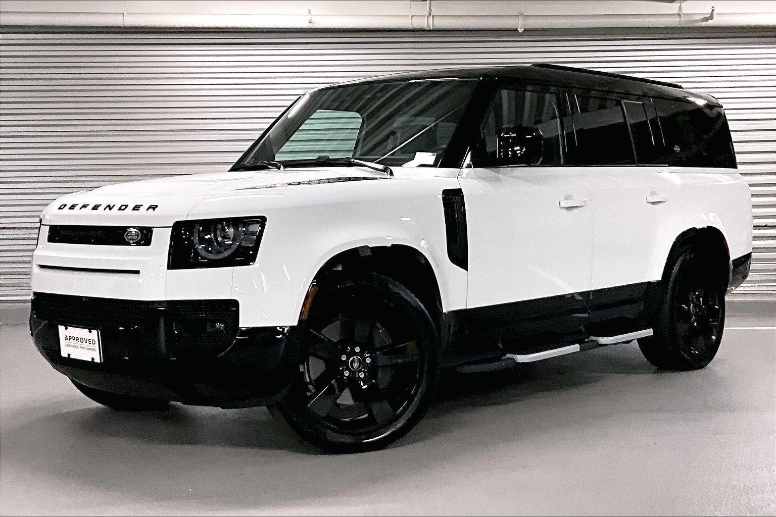 2024 Land Rover Defender 130 X-Dynamic SE P400's photo