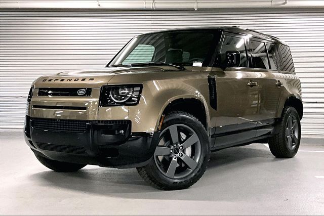 2026 Land Rover Defender 110 X-Dynamic SE P400's photo