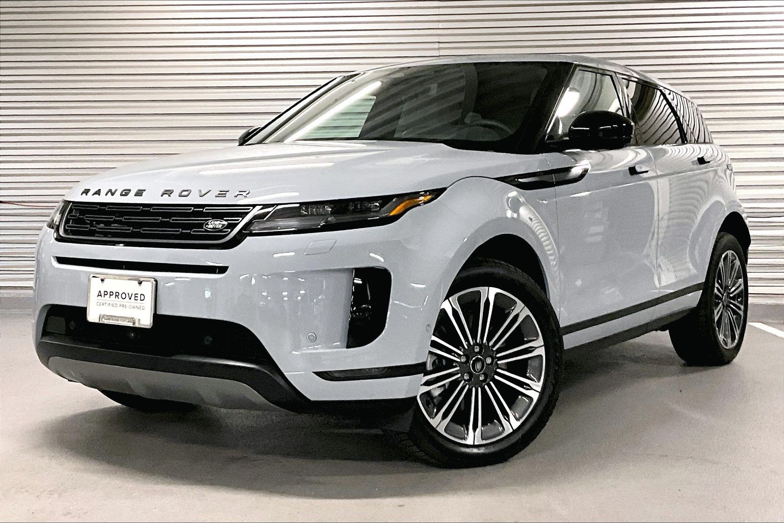 2026 Land Rover Range Rover Evoque S's photo