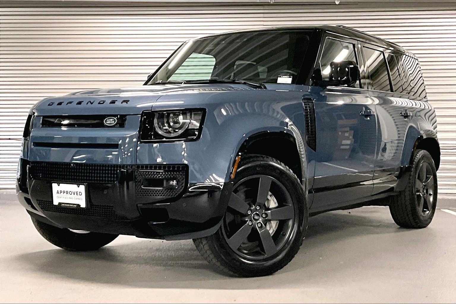 2024 Land Rover Defender 110 X-Dynamic SE P400's photo