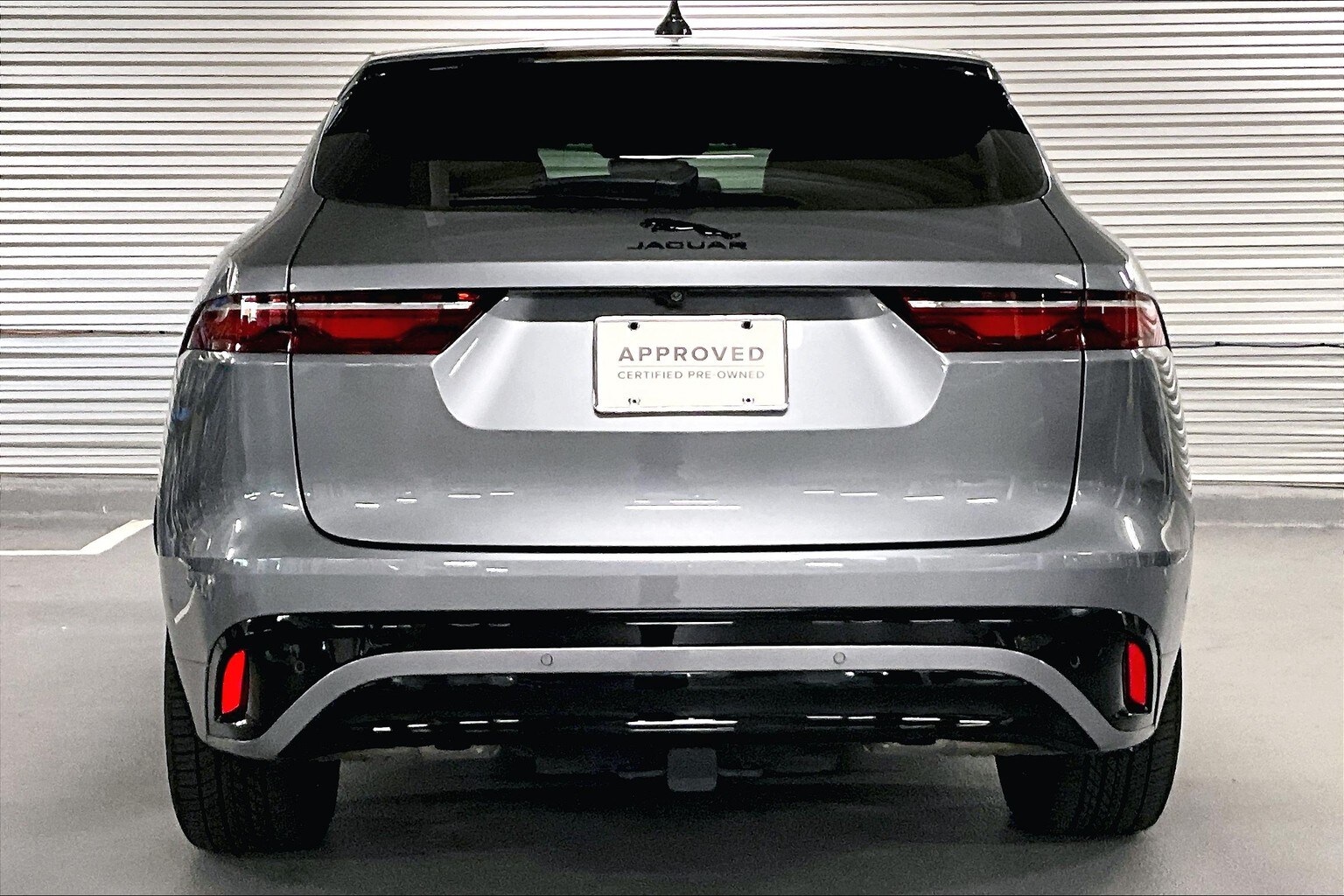 2025 Jaguar F-PACE P250 R-Dynamic S photo 3