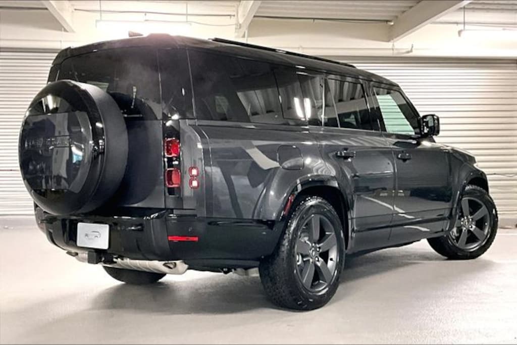 New 2025 Land Rover Defender 130 400PS X-Dynamic SE SUV