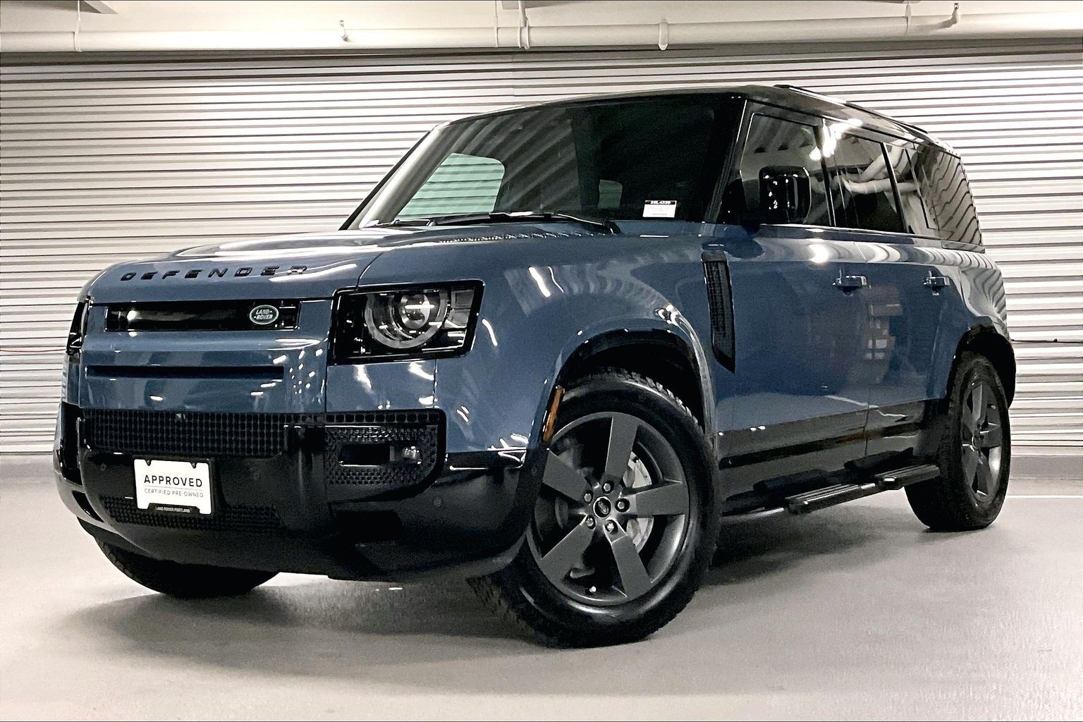2025 Land Rover Defender 110 X-Dynamic SE P400's photo