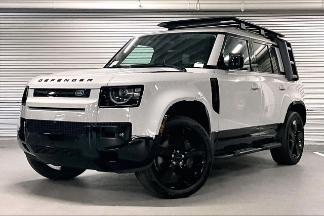 2026 Land Rover Defender 110 X-Dynamic SE P400's photo