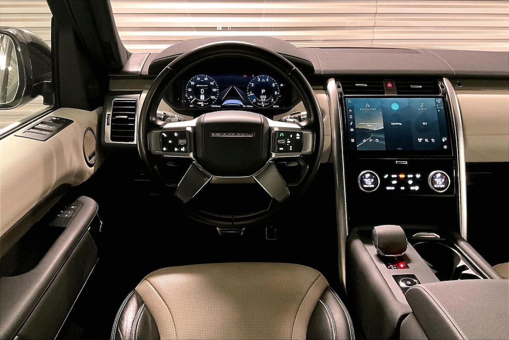 2021 Land Rover Discovery HSE R-Dynamic photo 4