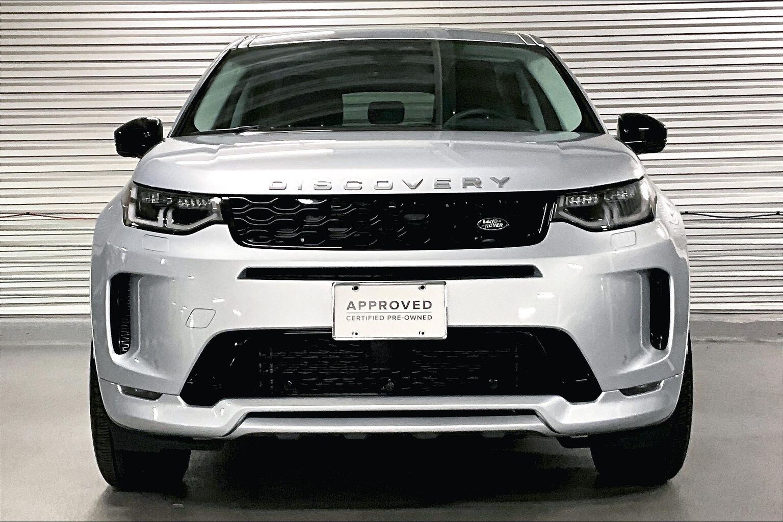 2025 Land Rover Discovery Sport S photo 2