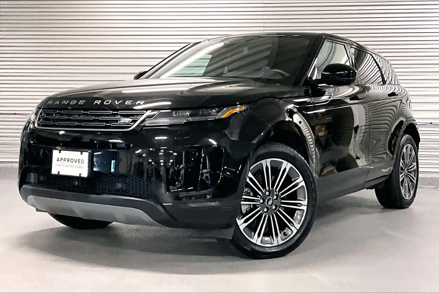 2025 Land Rover Range Rover Evoque S's photo