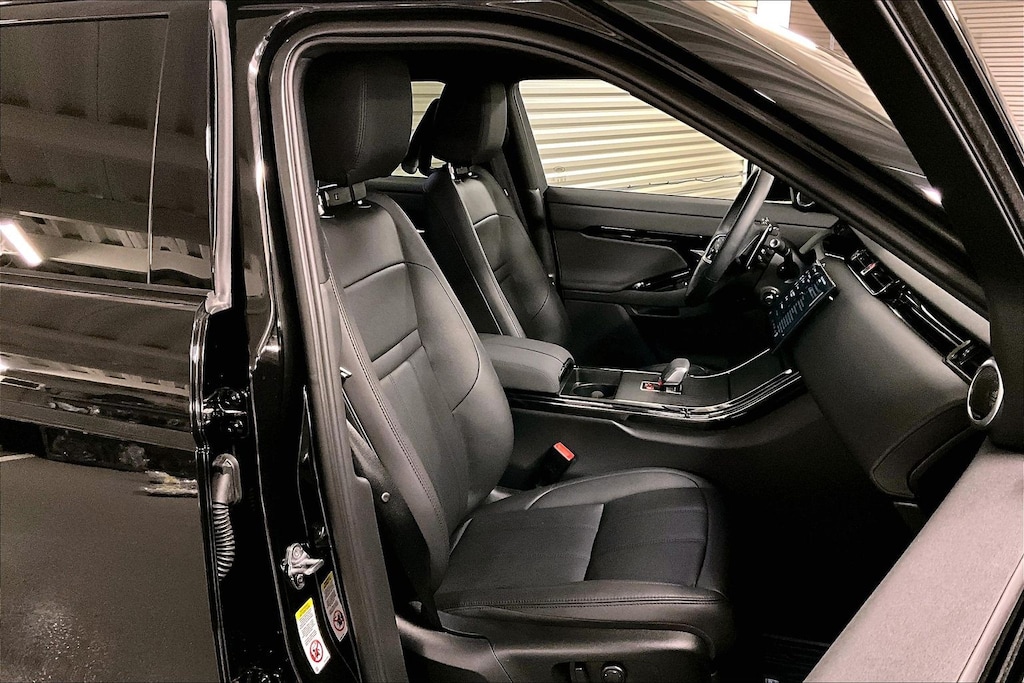 2025 Land Rover Range Rover Evoque S photo 3