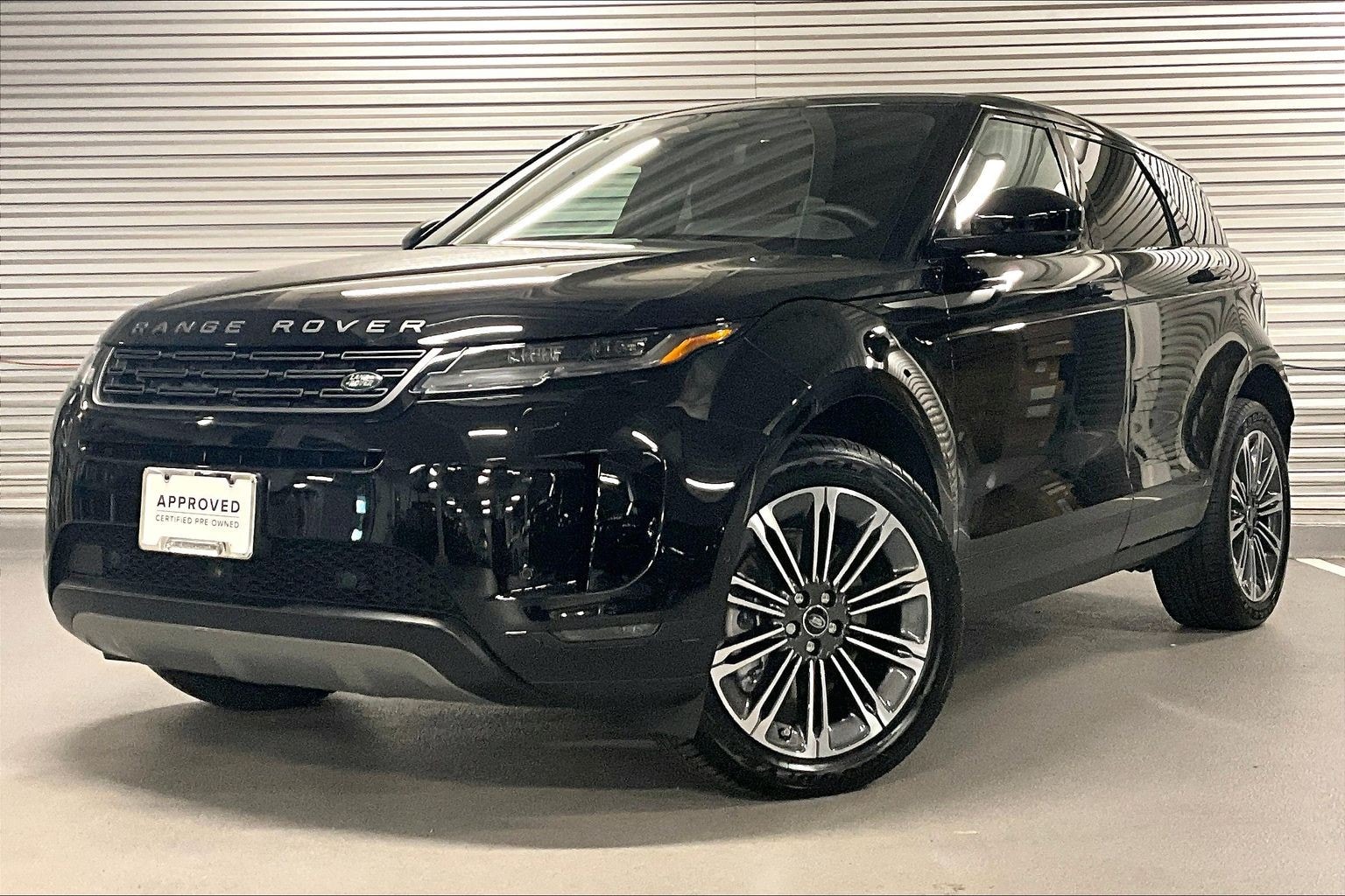 2026 Land Rover Range Rover Evoque S's photo