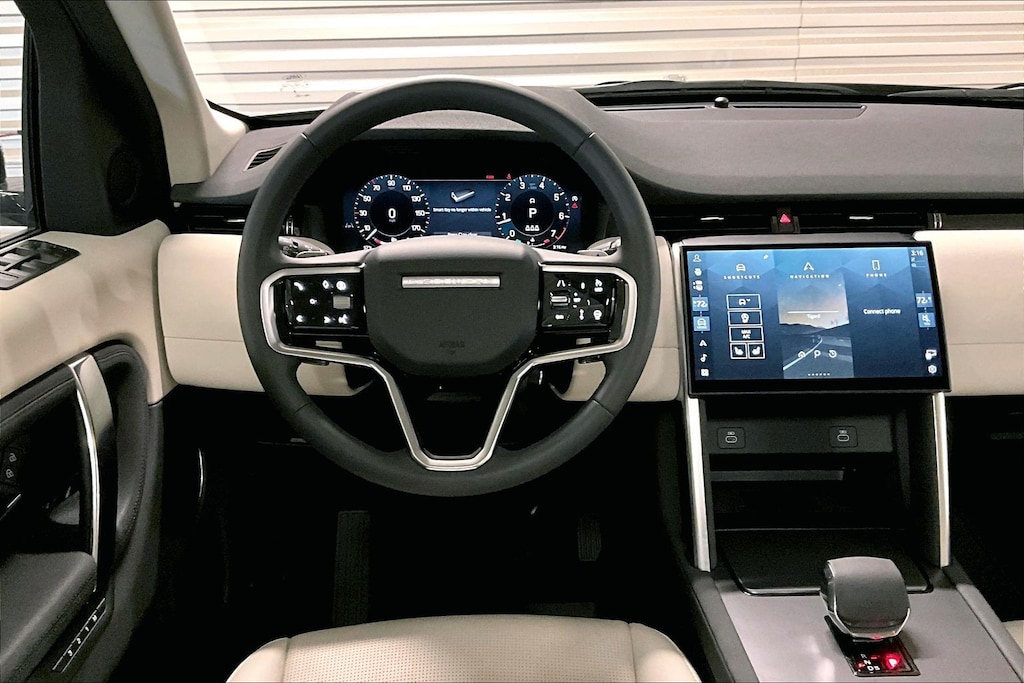 2025 Land Rover Discovery Sport S photo 4