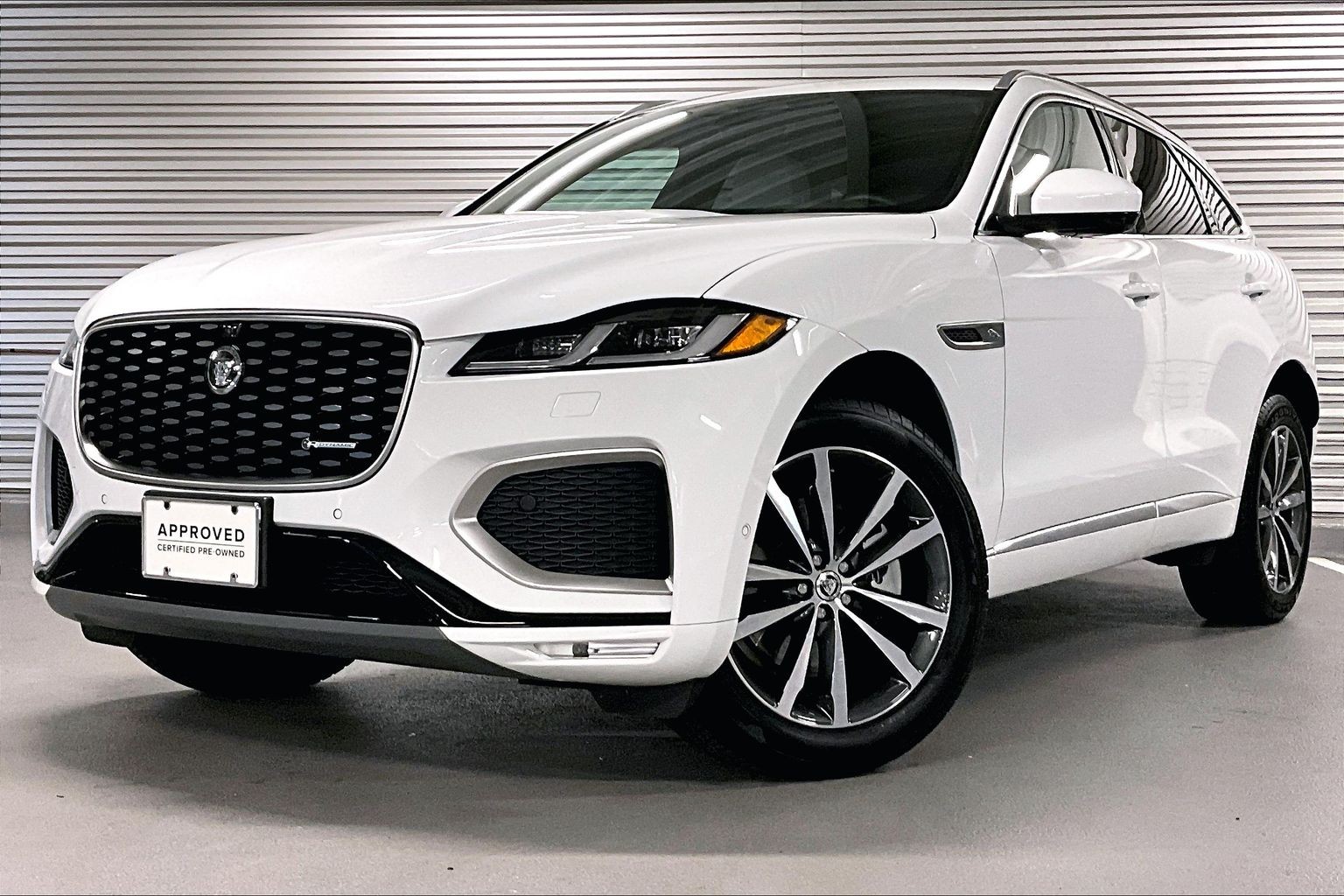 2025 Jaguar F-PACE R-Dynamic S