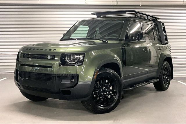 2026 Land Rover Defender S's photo