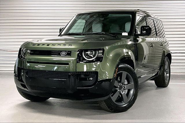 2026 Land Rover Defender 110 X-Dynamic SE P400's photo