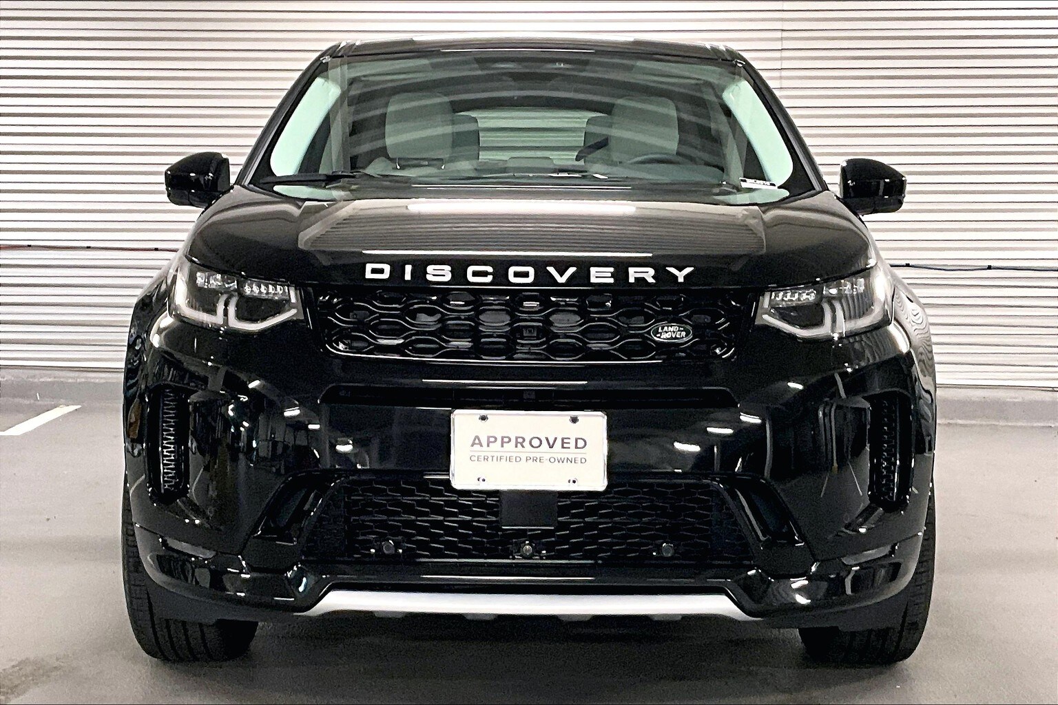 2025 Land Rover Discovery Sport S photo 2