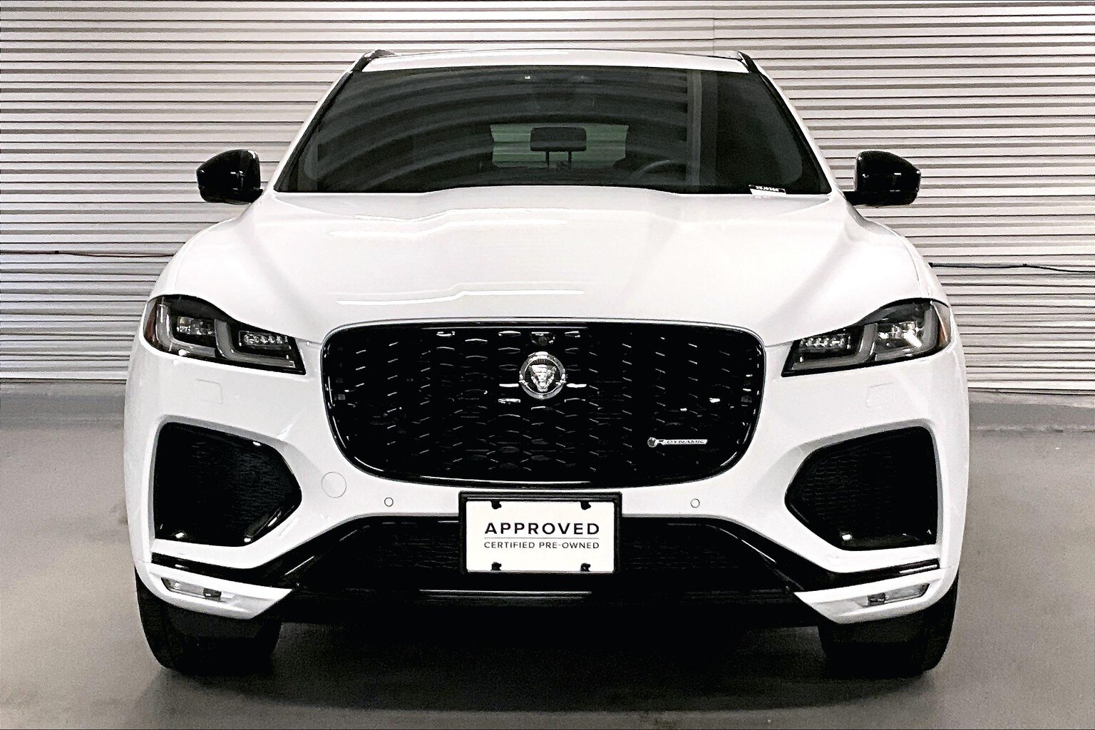 2025 Jaguar F-PACE R-Dynamic S photo 2