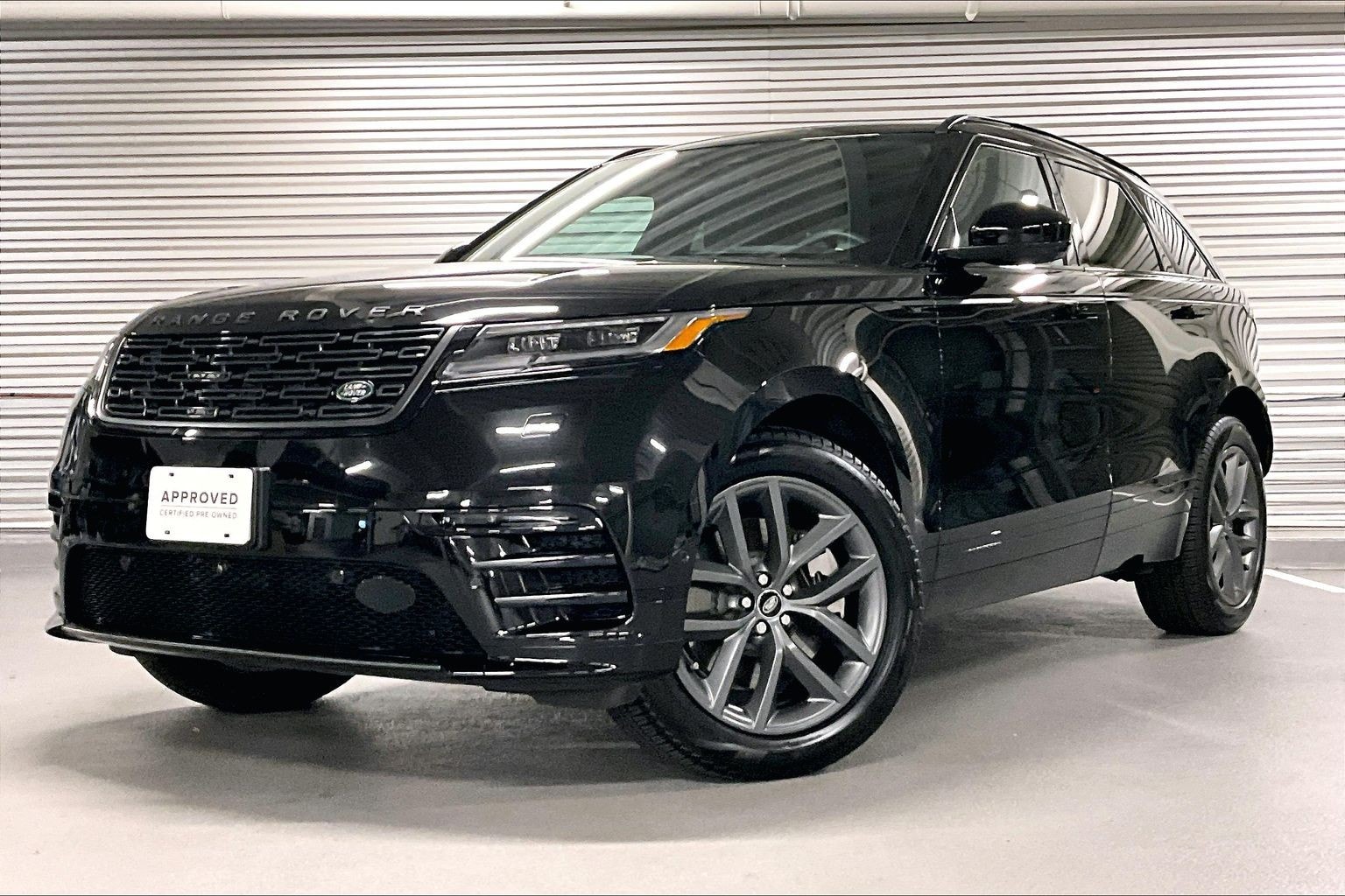 2026 Land Rover Range Rover Velar P250 Dynamic SE's photo