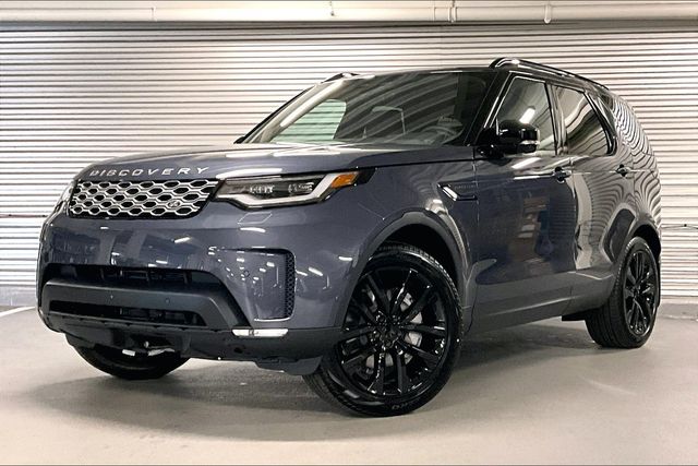 2026 Land Rover Discovery P300 S's photo