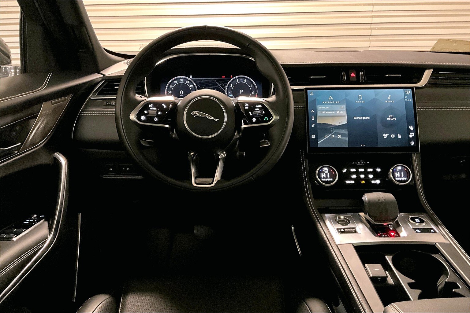 2025 Jaguar F-PACE P250 R-Dynamic S photo 4