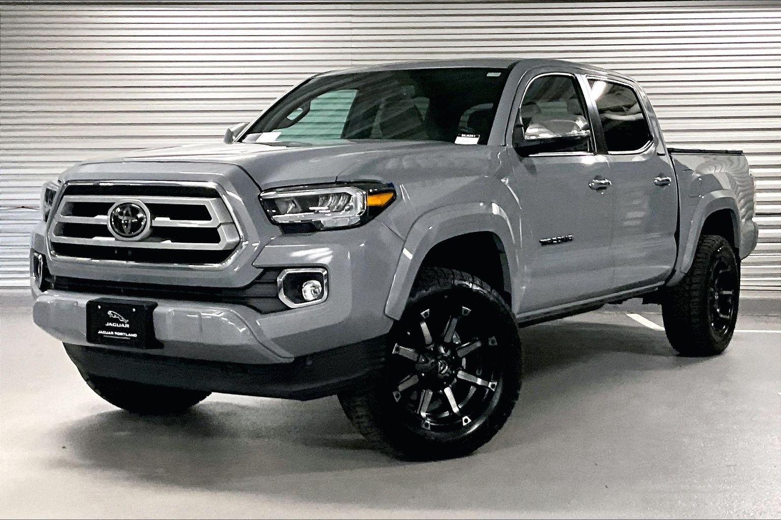 2021 Toyota Tacoma Limited Double Cab 4WD V6 Auto Short Bed's photo
