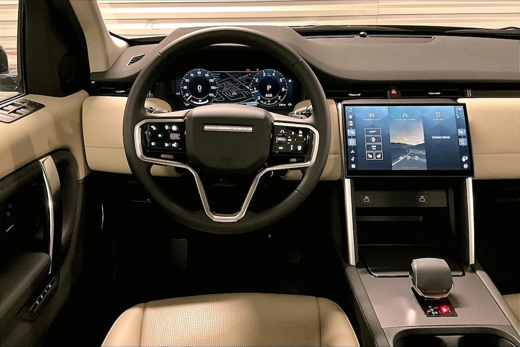 2025 Land Rover Discovery Sport S photo 4