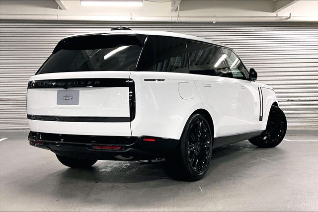 2026 Land Rover Range Rover SE photo 4