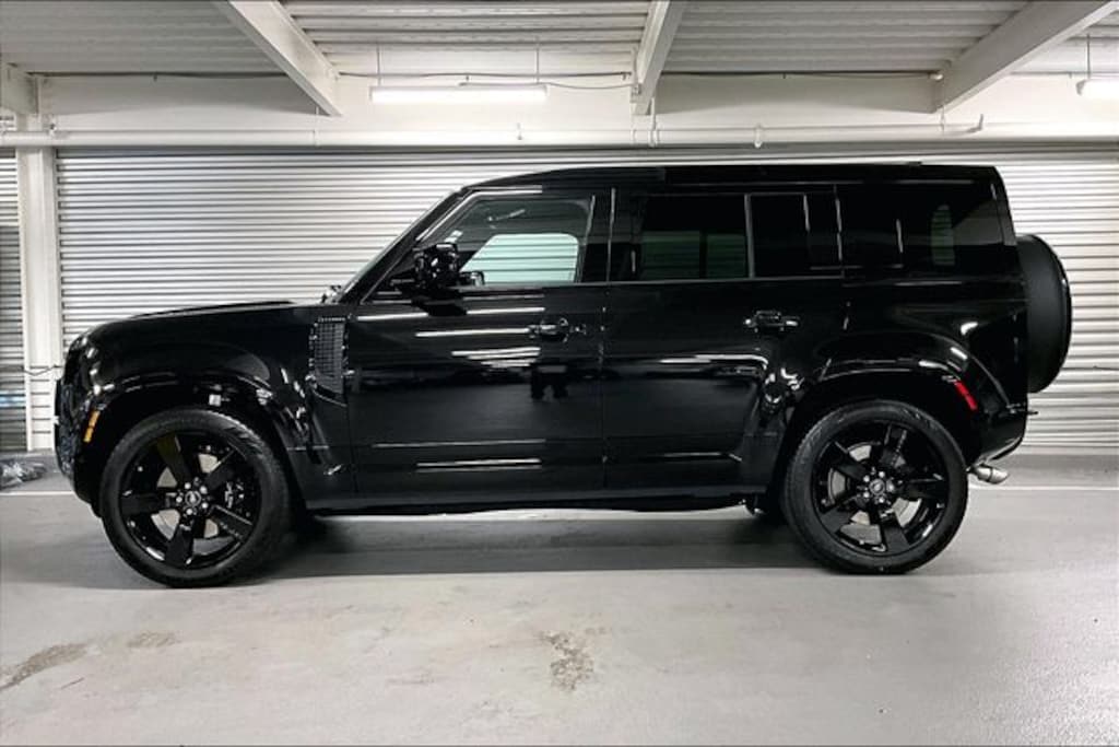 New 2025 Land Rover Defender 110 V8 SUV