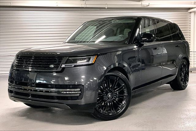 2025 Land Rover Range Rover SE's photo