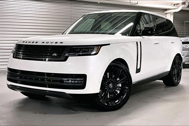 2025 Land Rover Range Rover SE's photo
