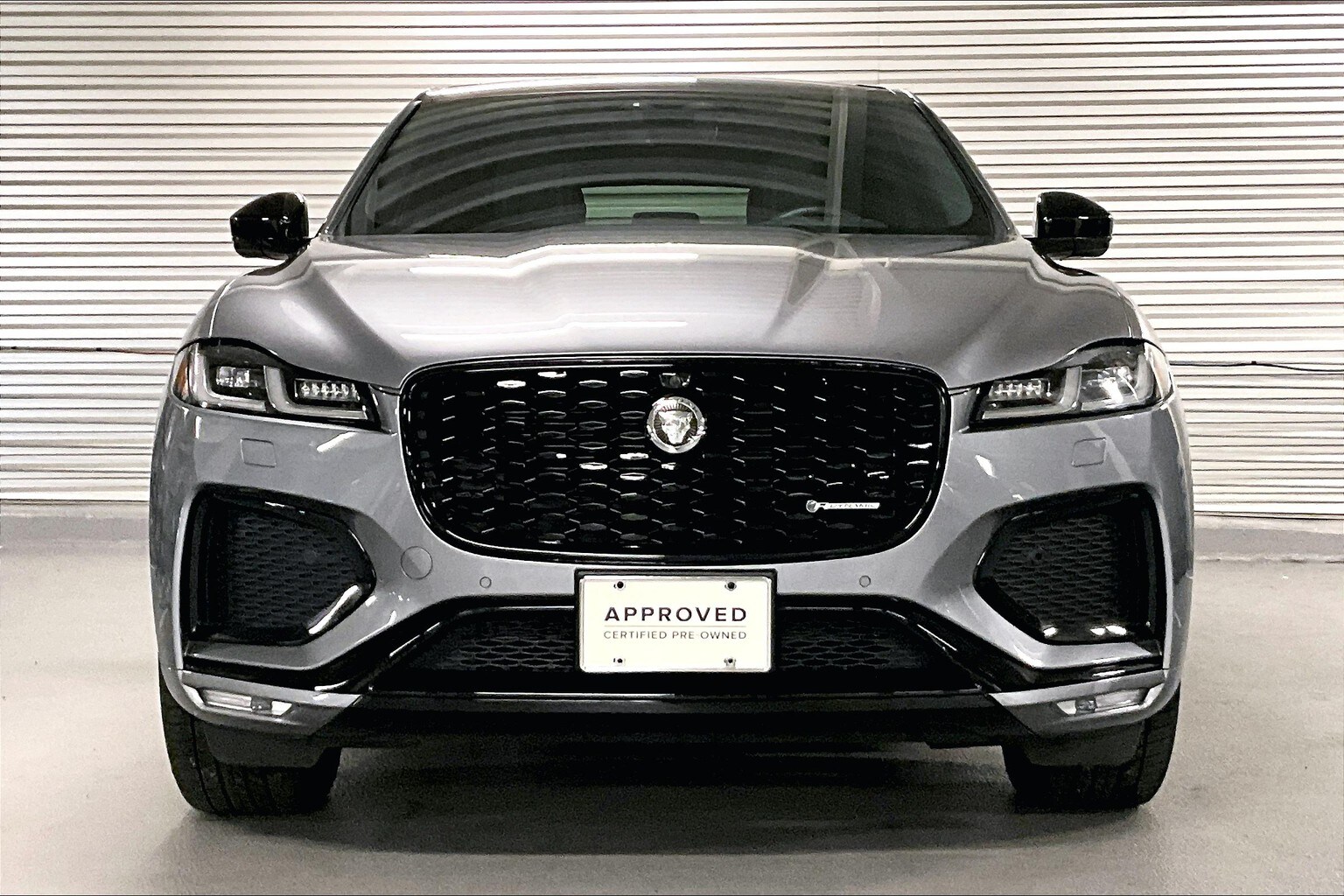 2025 Jaguar F-PACE P250 R-Dynamic S photo 2
