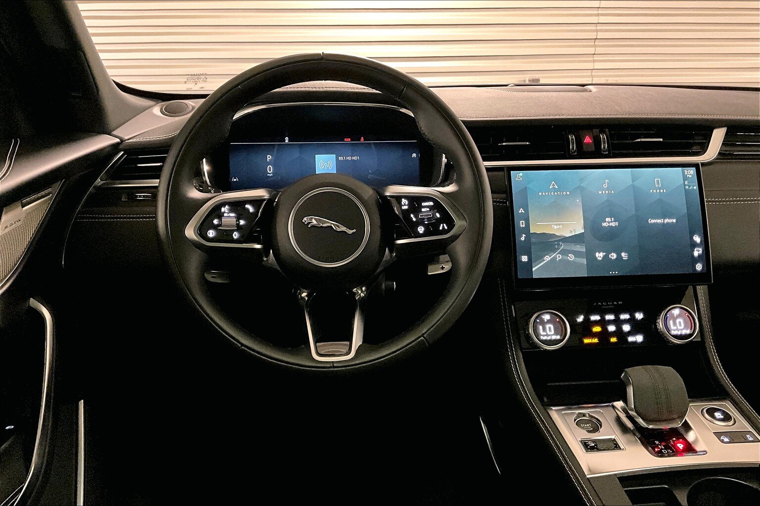 2025 Jaguar F-PACE P250 R-Dynamic S photo 4