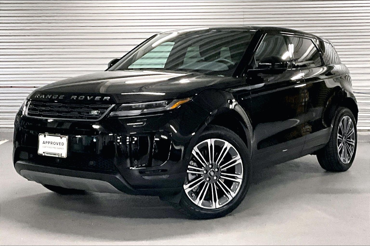 2026 Land Rover Range Rover Evoque S's photo