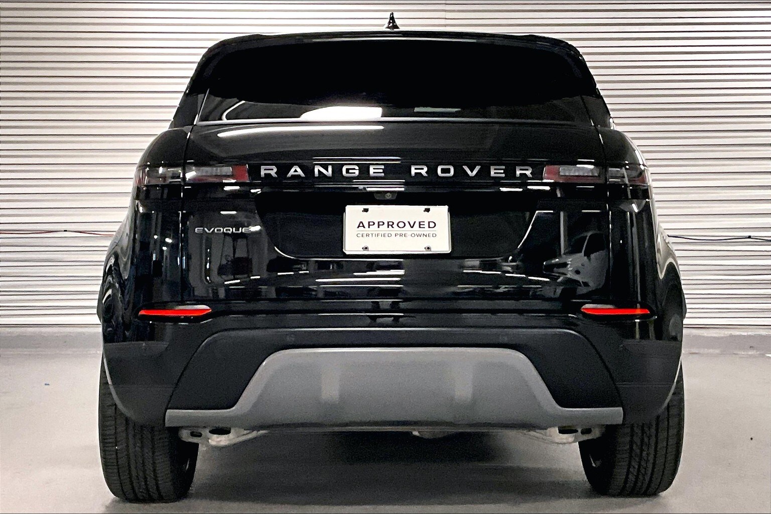 2024 Land Rover Range Rover Evoque S photo 3